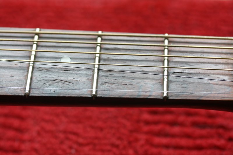 1963 Guild M-20 Fretboard at nut - treble side, E string moved