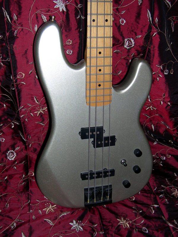 2000 Kramer SKB300 Bass - Body