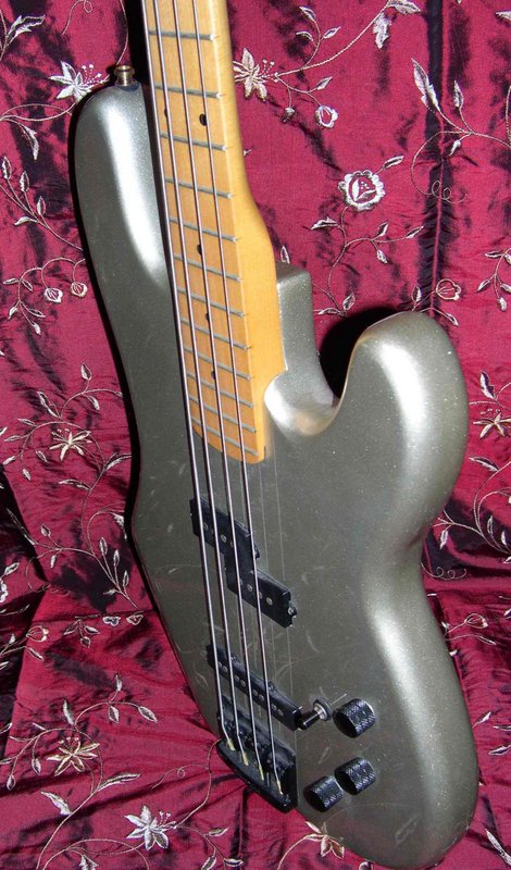 2000 Kramer SKB300 Bass - Body 3/4 View