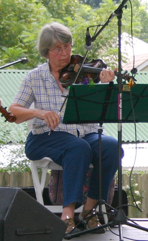 Pat McConnell, Fiddle